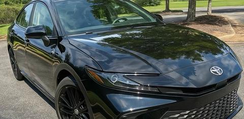 Toyota Camry Hybrid 2025