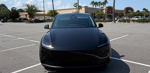 Tesla Model Y 2026