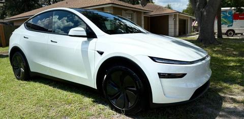 Tesla Model Y 2026