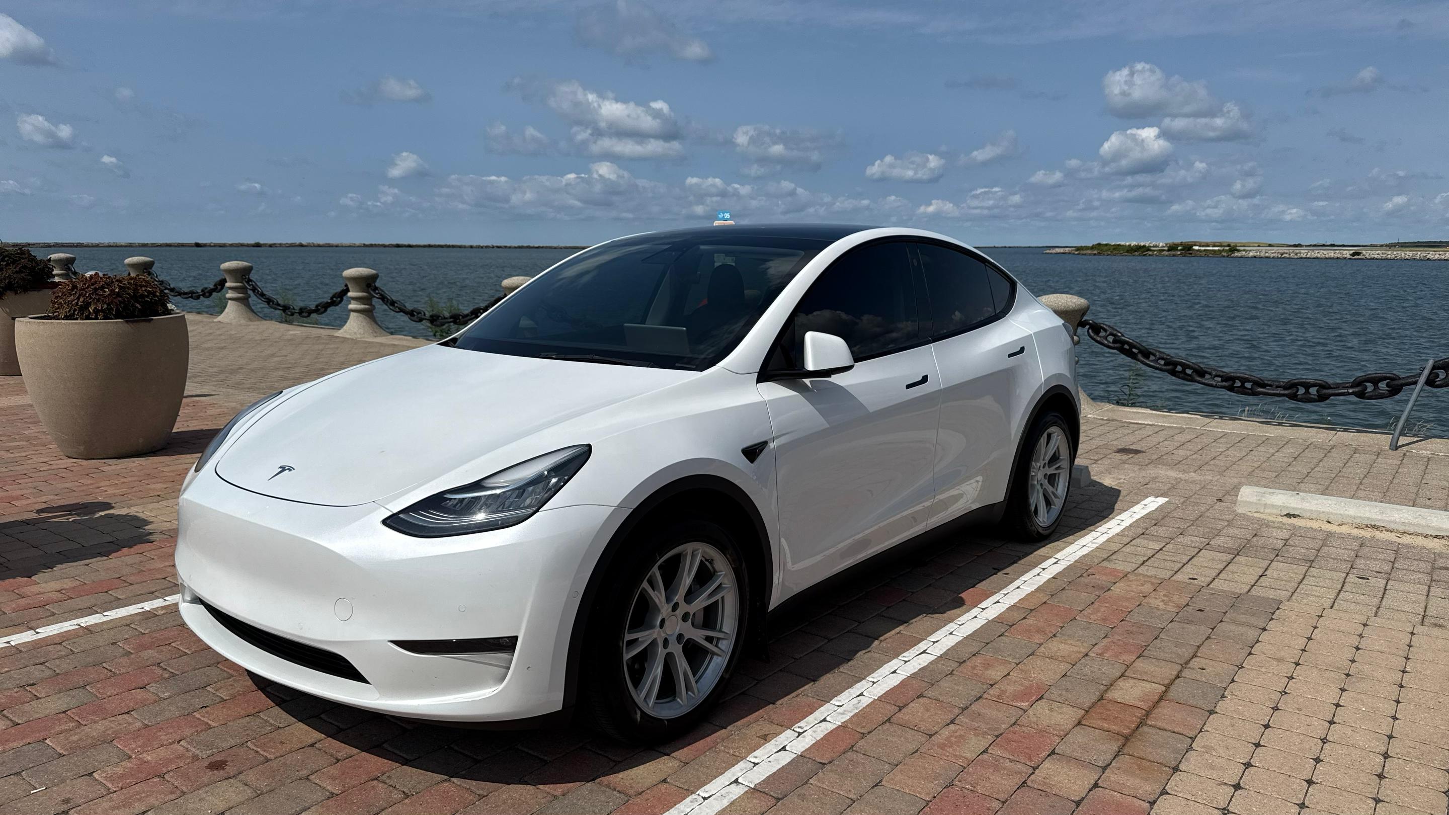 Tesla Model Y 2021 in Brook Park, OH