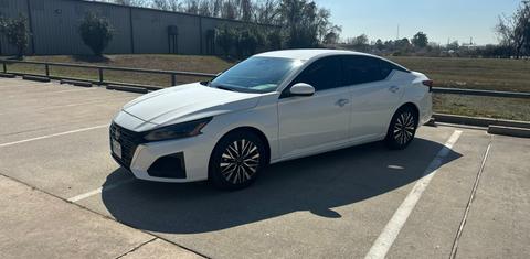 Nissan Altima 2025