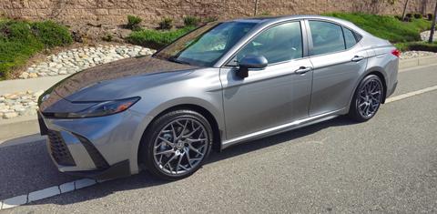 Toyota Camry Hybrid 2026