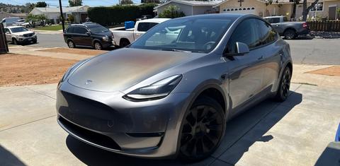 Tesla Model Y 2024