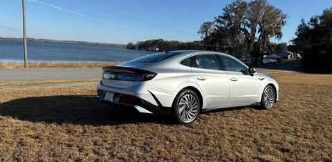 Hyundai Sonata Hybrid 2025