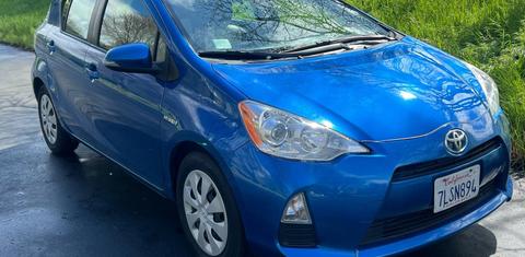 Toyota Prius c 2014