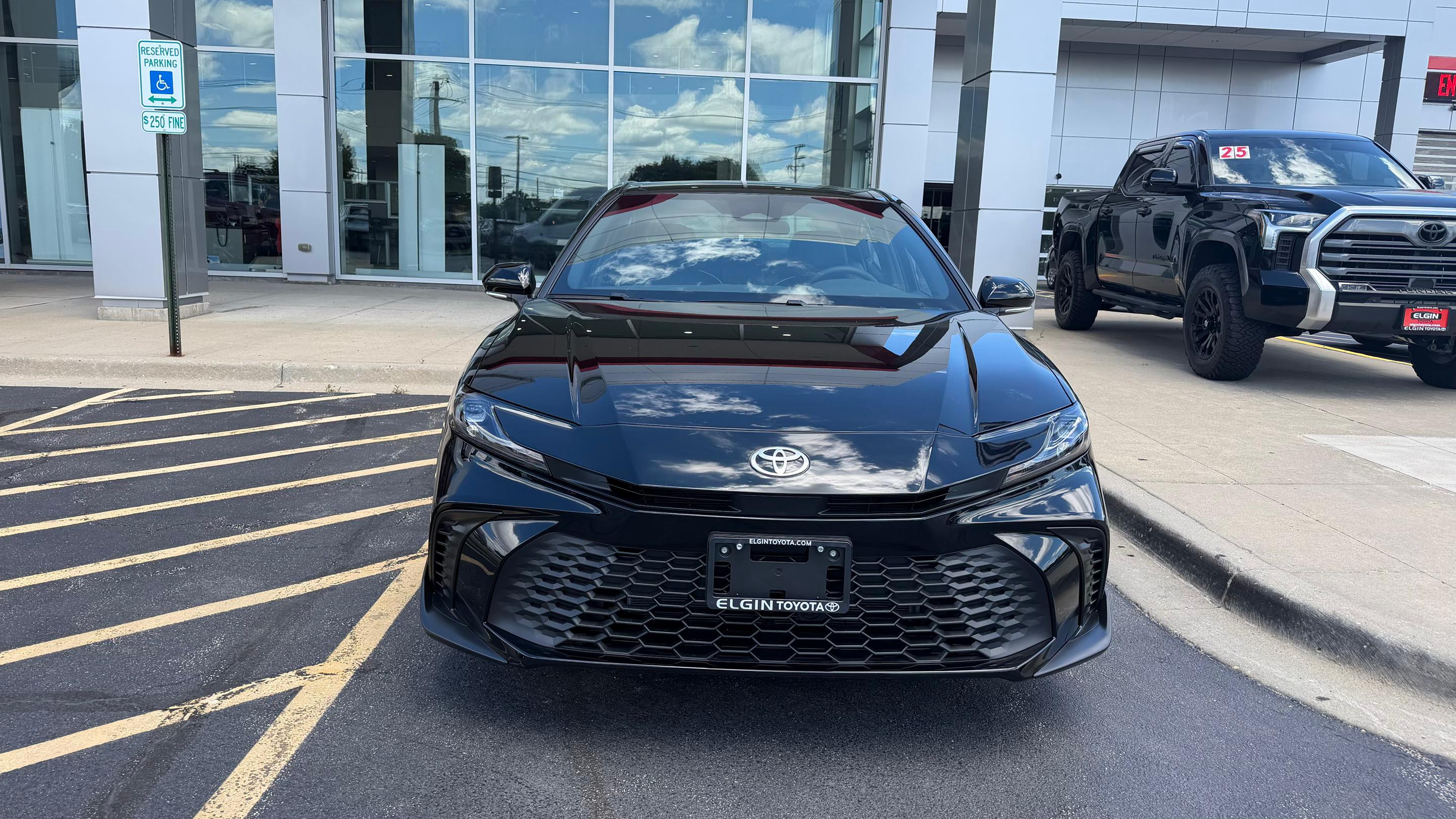 Toyota Camry Hybrid 2026 in Schaumburg, IL
