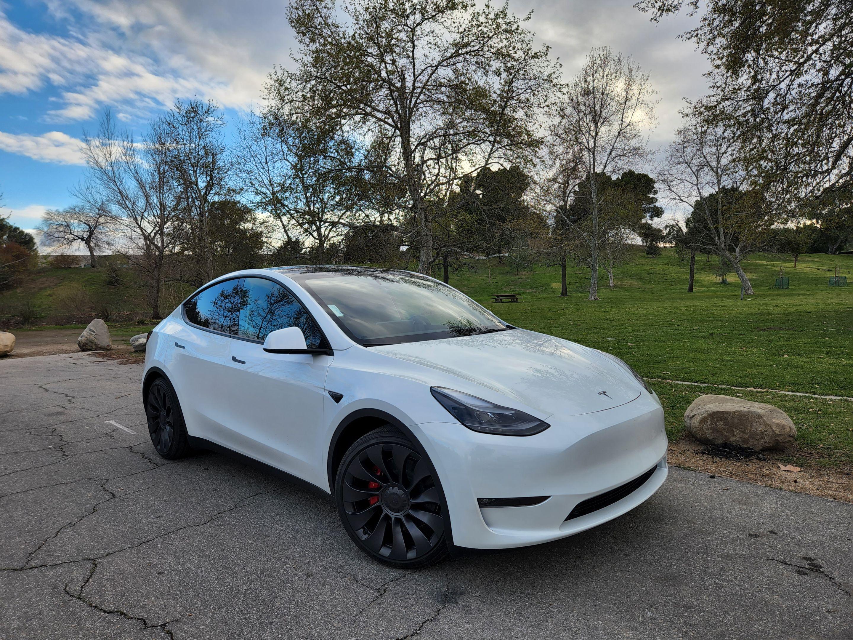 Tesla Model Y 2025 in Topanga, CA