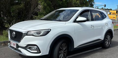 MG HS 2022