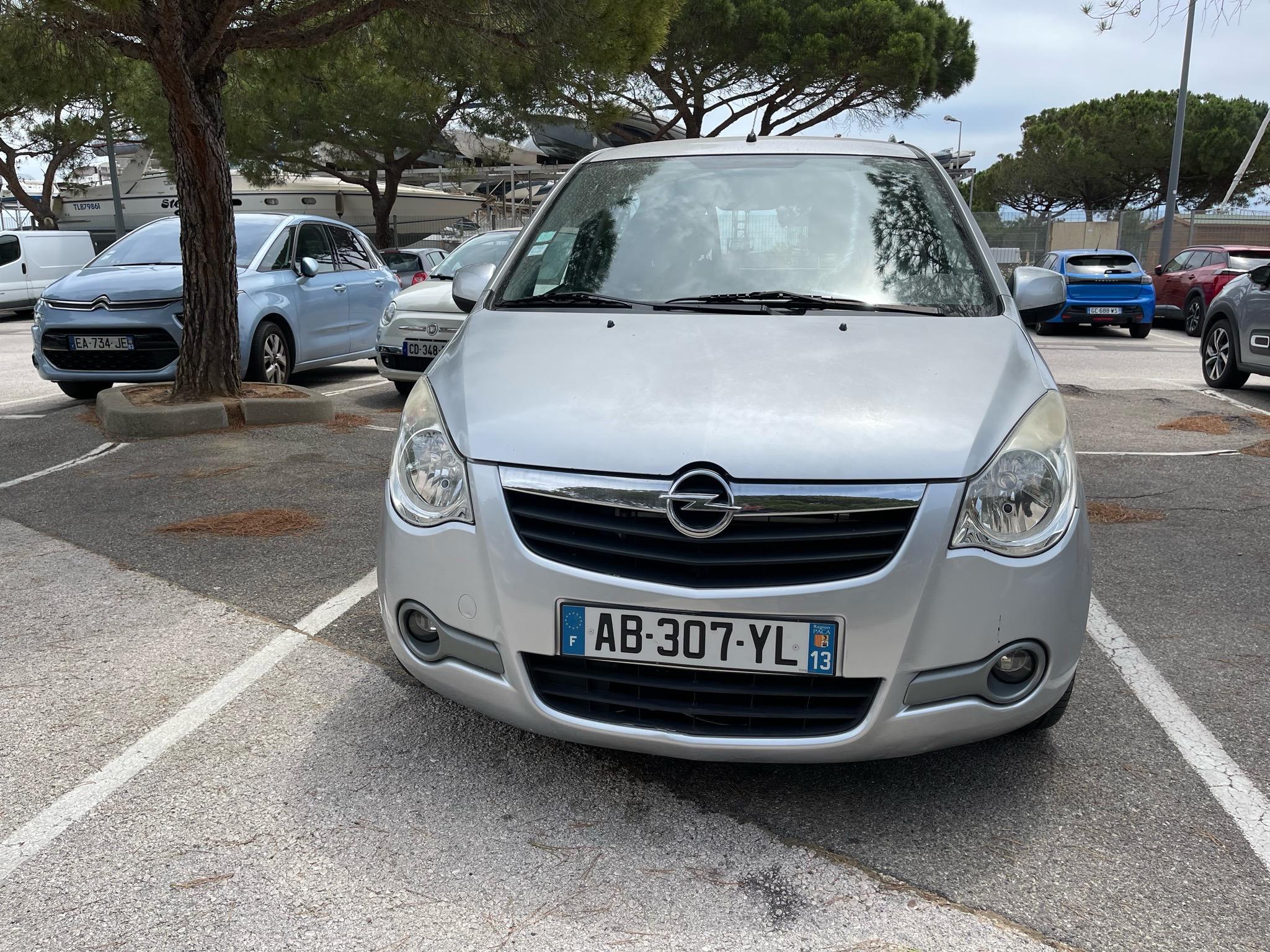 Opel AGILA 2009 à Hyères