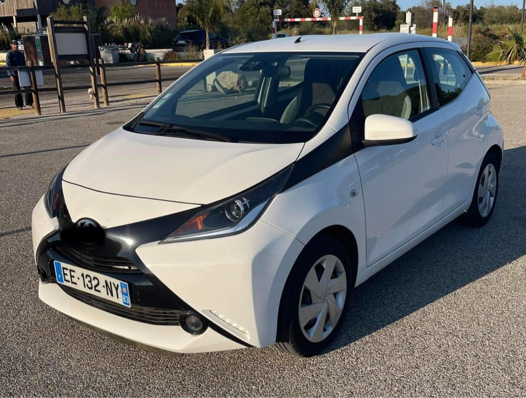 Toyota AYGO 2016 à Hyères