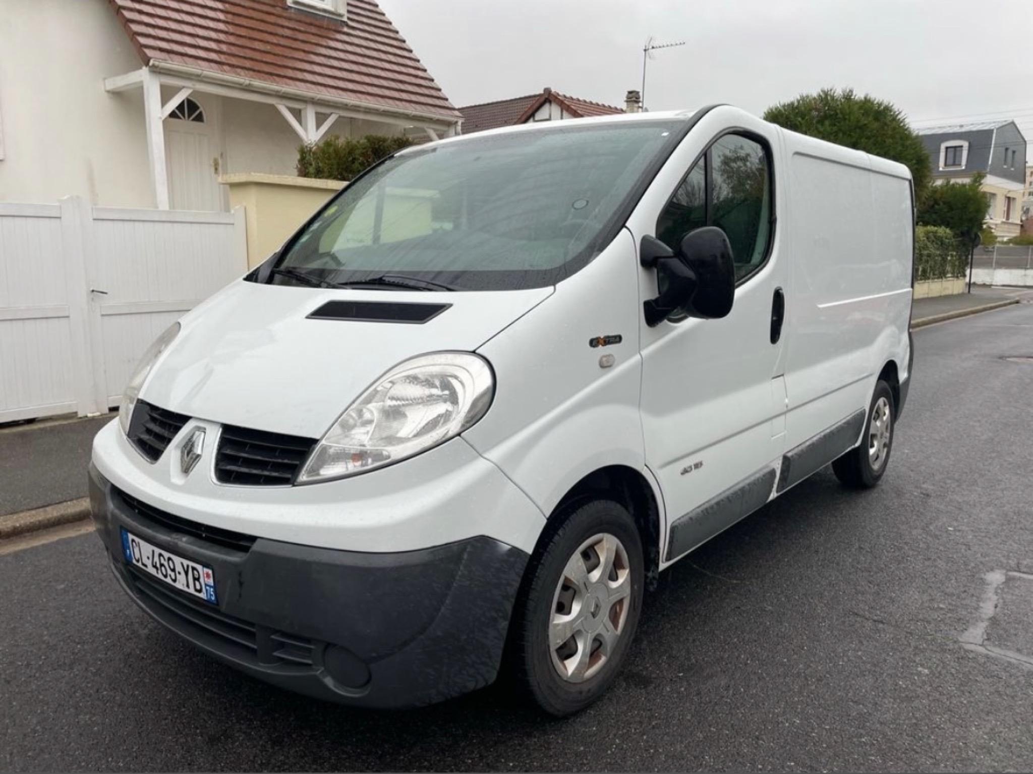 Renault TRAFIC II 2012 à Deuil-la-Barre