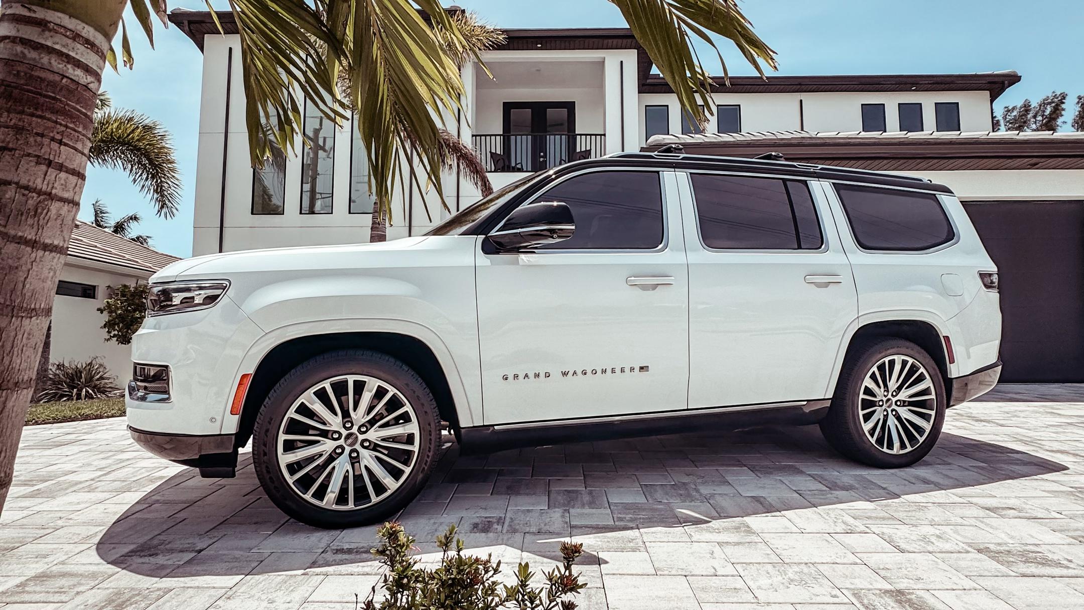 Jeep Grand Wagoneer 2023 in 