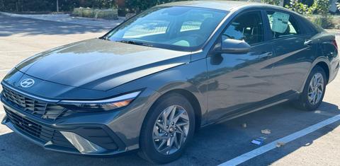 Hyundai Elantra 2024