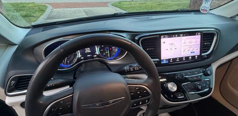 Chrysler Pacifica 2023