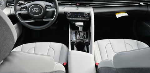 Hyundai Elantra 2023