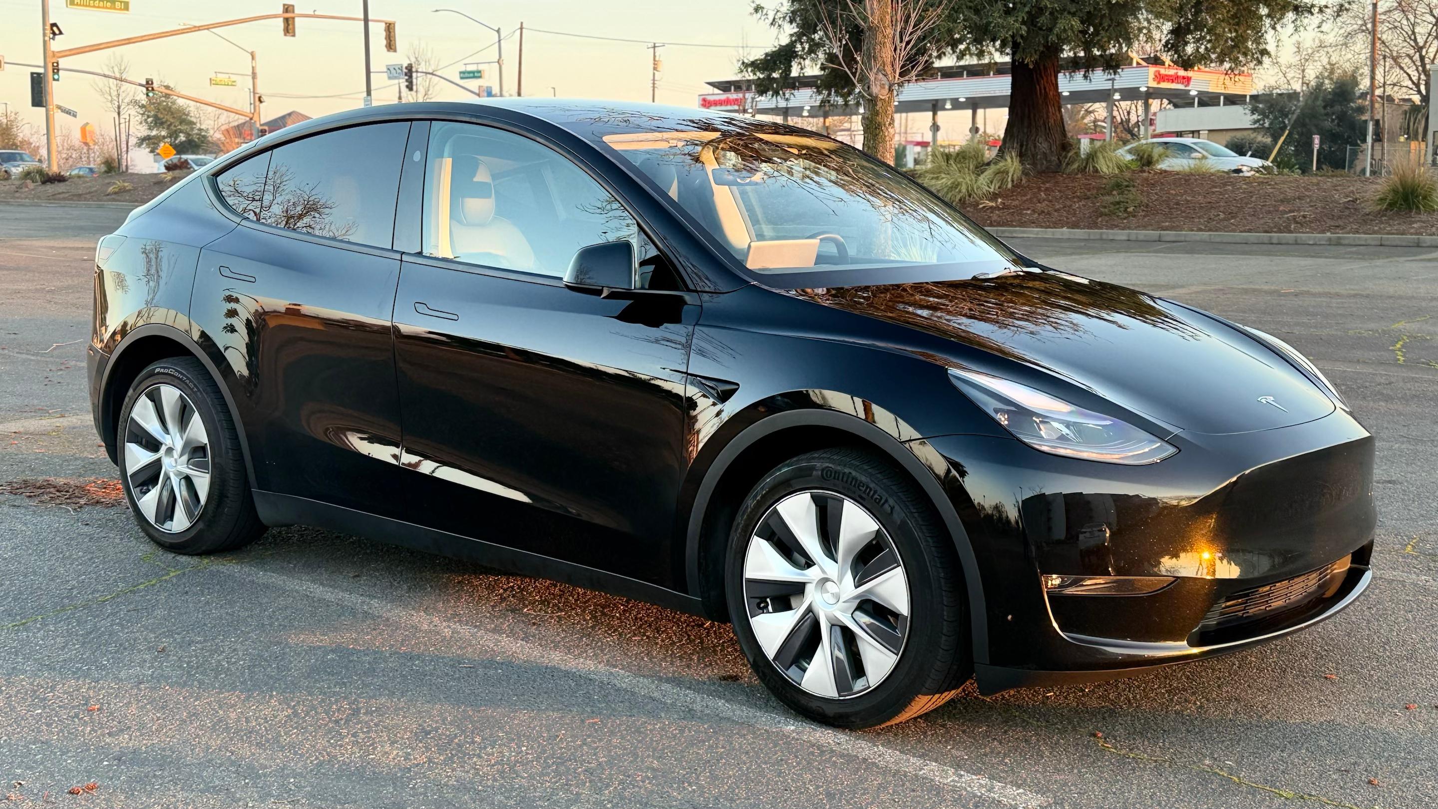 Tesla Model Y 2024 in Sacramento, CA