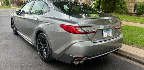 Toyota Camry Hybrid 2026