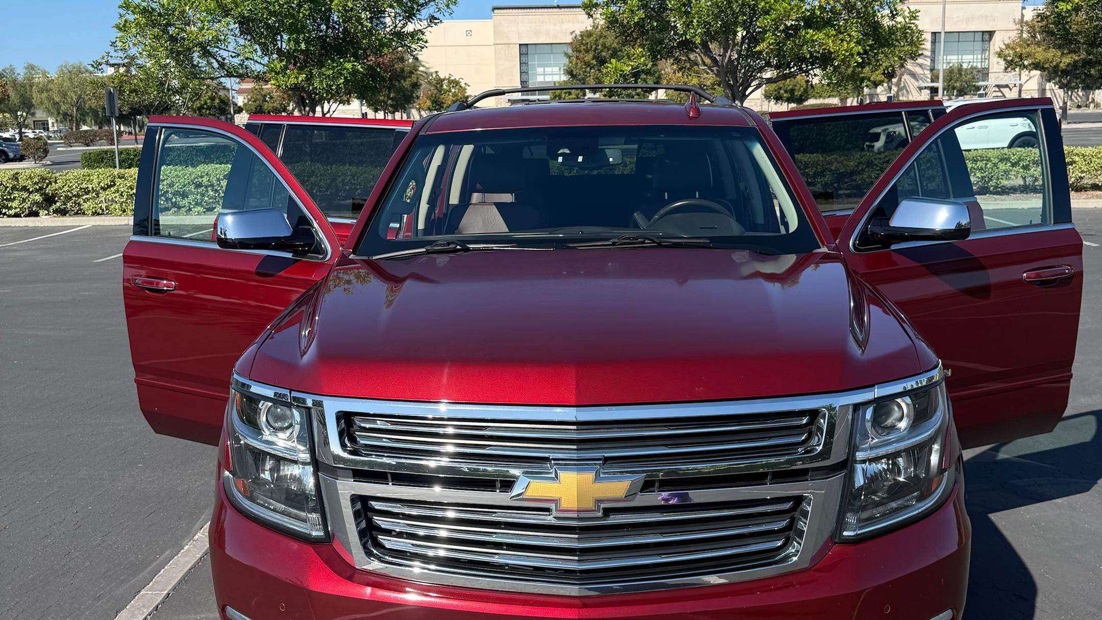 Chevrolet Suburban 2017 in 