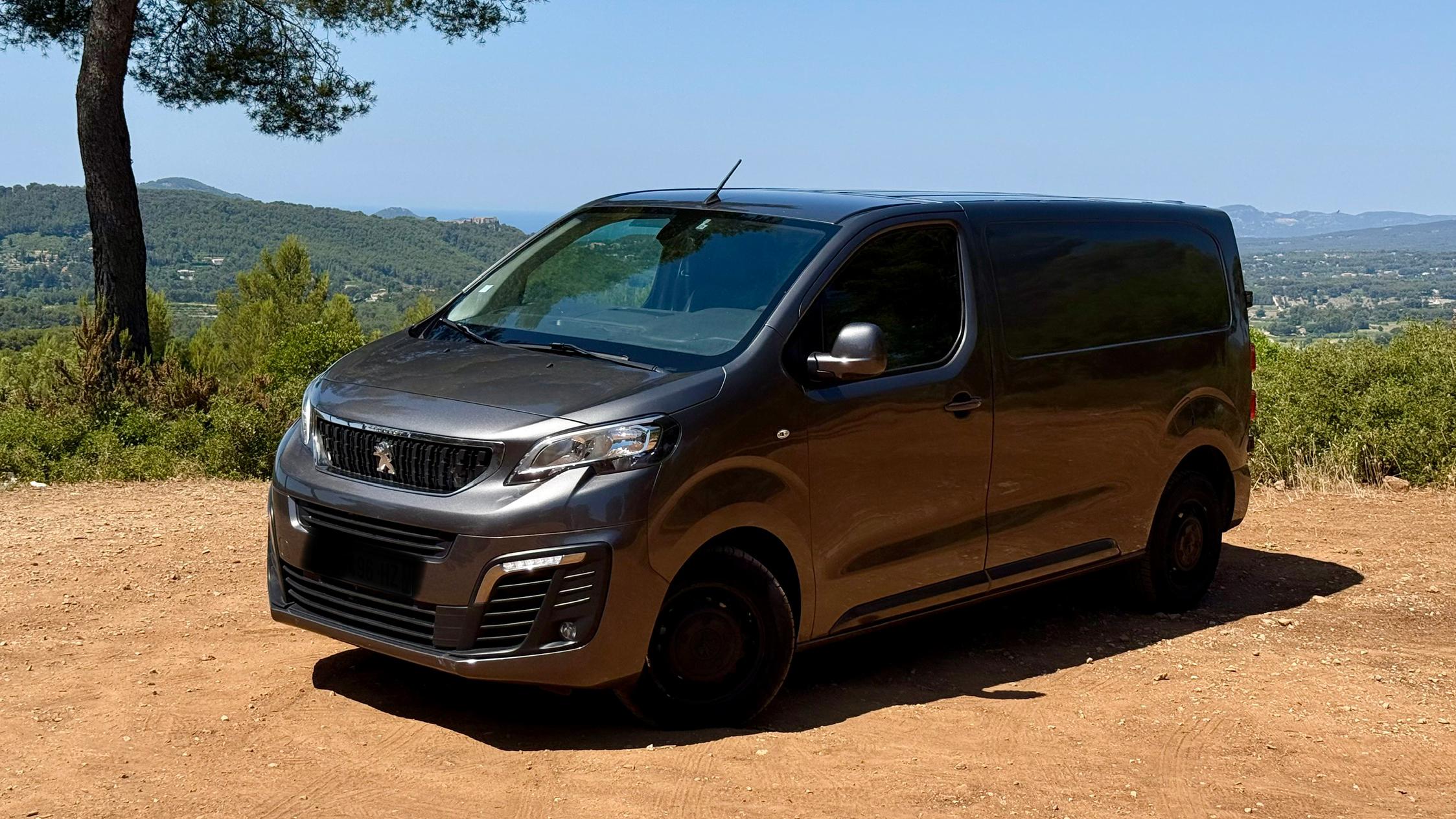Peugeot EXPERT 2018 à Le Beausset