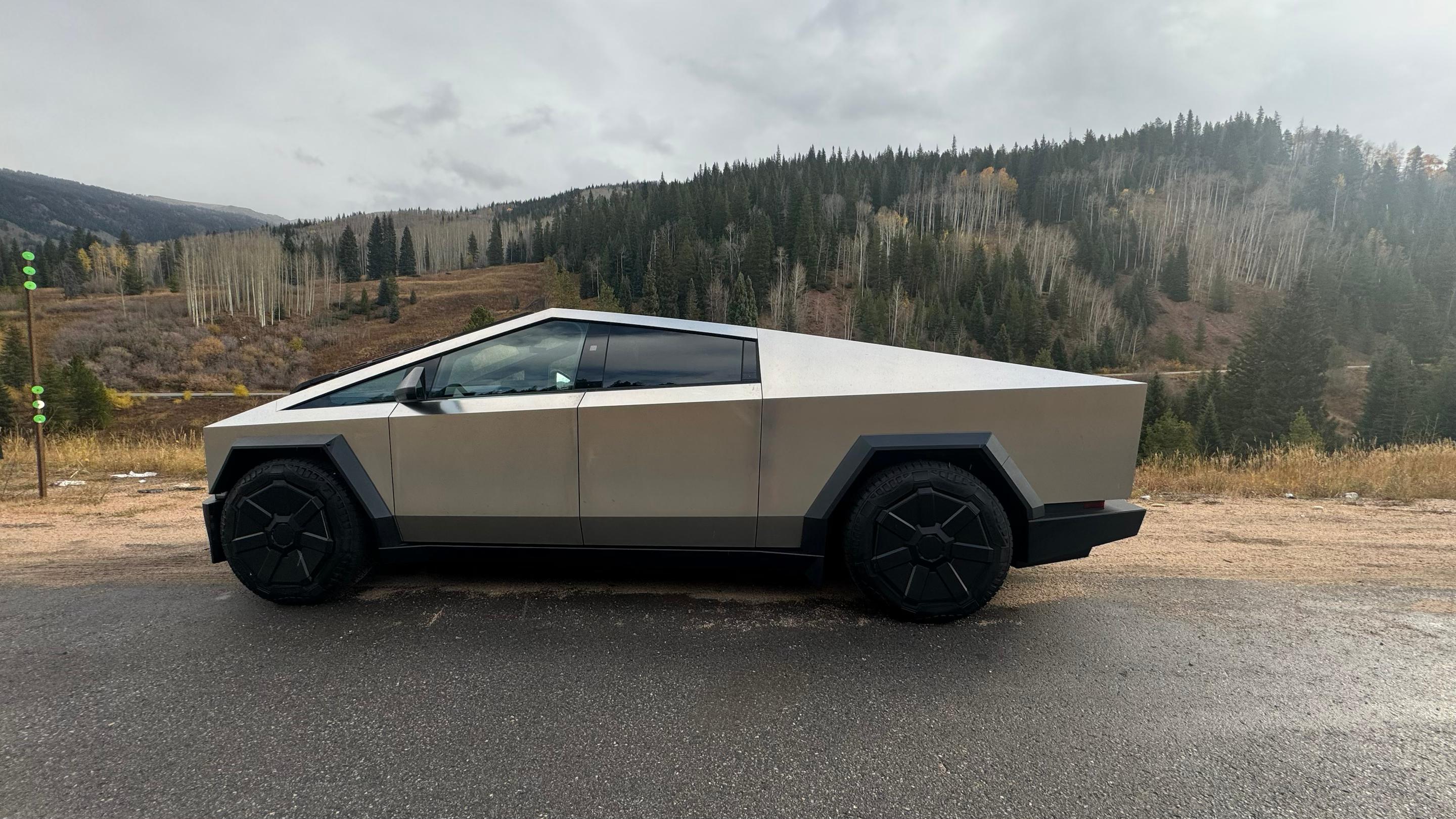 Tesla Cybertruck 2024 in Aurora, CO
