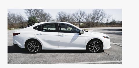 Toyota Camry Hybrid 2025