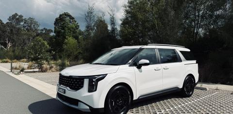 Kia CARNIVAL 2025