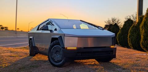 Tesla Cybertruck 2025