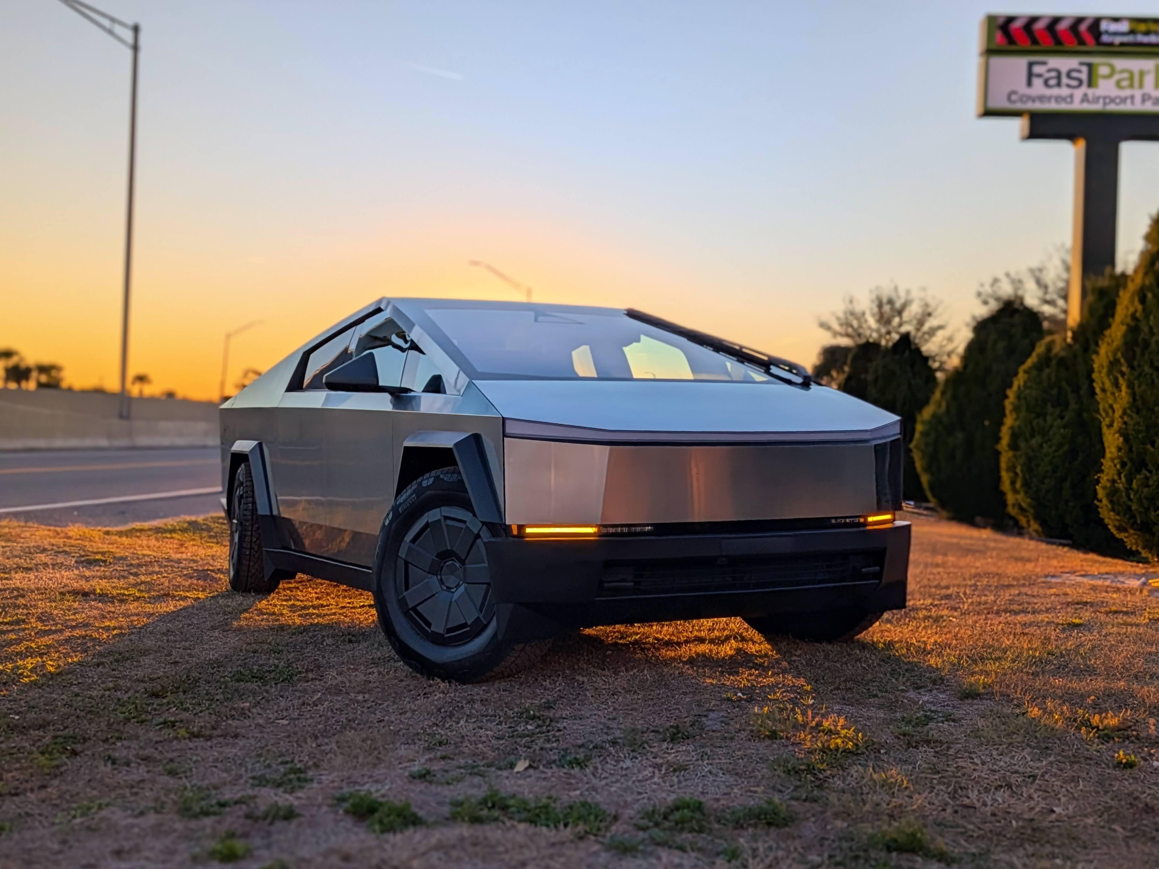 Tesla Cybertruck 2025 in 