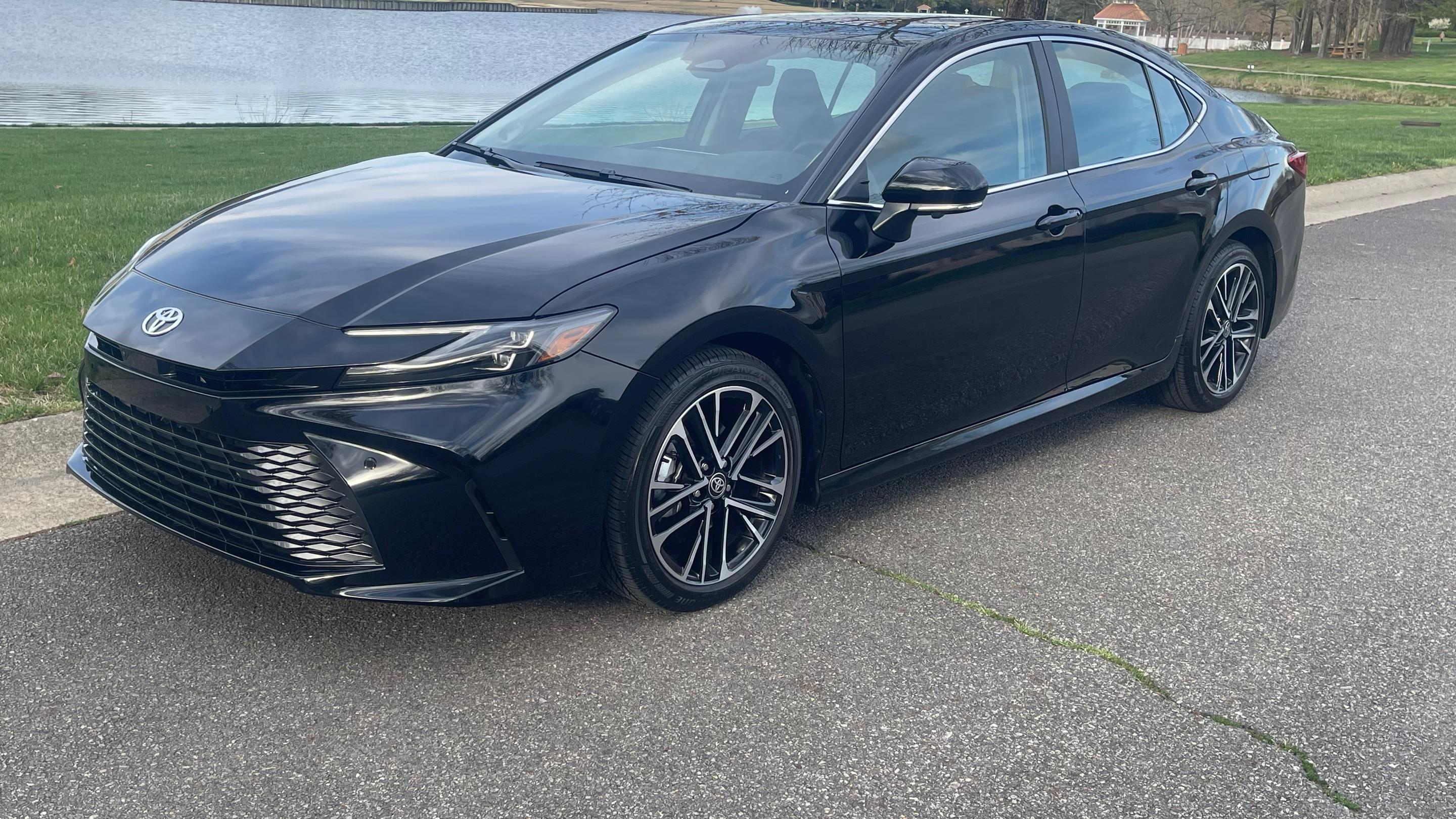 Toyota Camry Hybrid 2025 in Glen Allen, VA