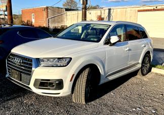 Audi Q7 car