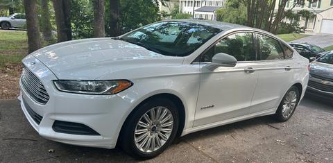 Ford Fusion Hybrid 2015