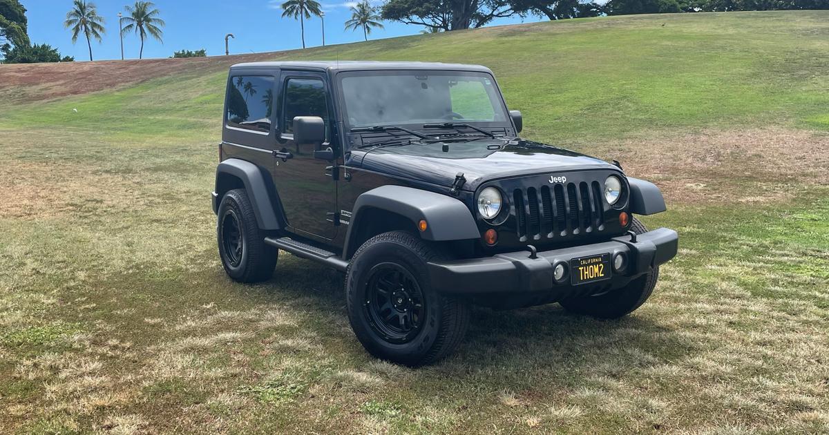 Jeep Wrangler 2013 rental in Honolulu, HI by LLC Oahu Transportation