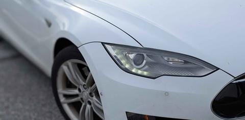 Tesla Model S 2015