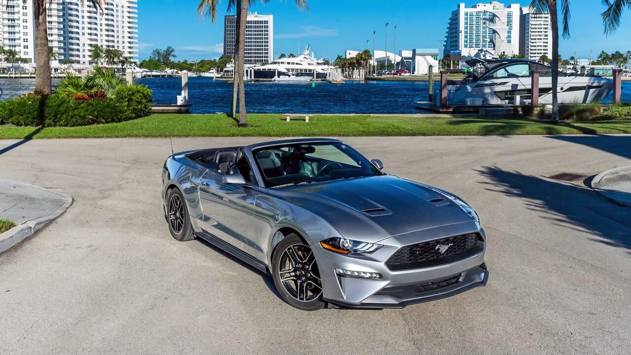 Ford Mustang 2023 in Miami, FL