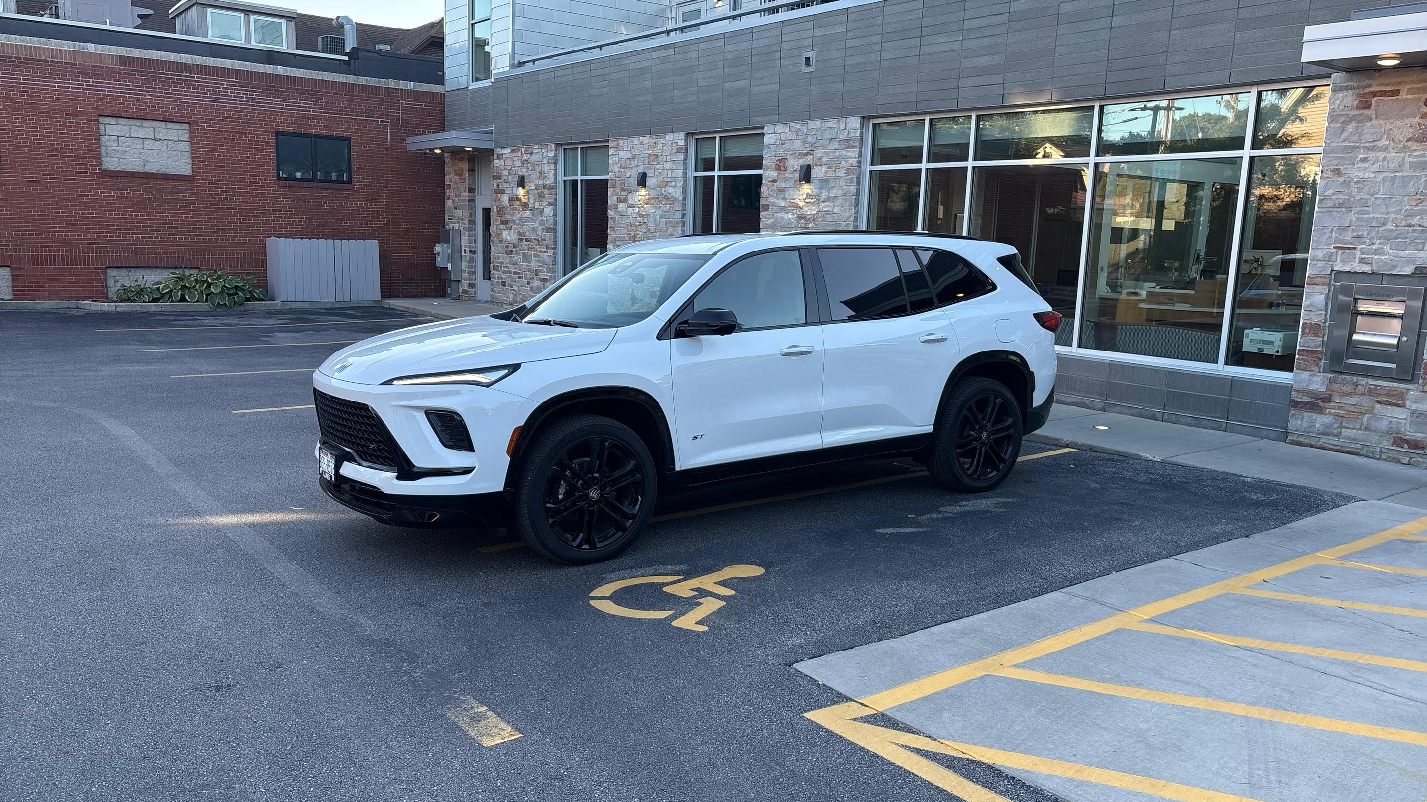 Buick Enclave 2026 in Glendale, WI