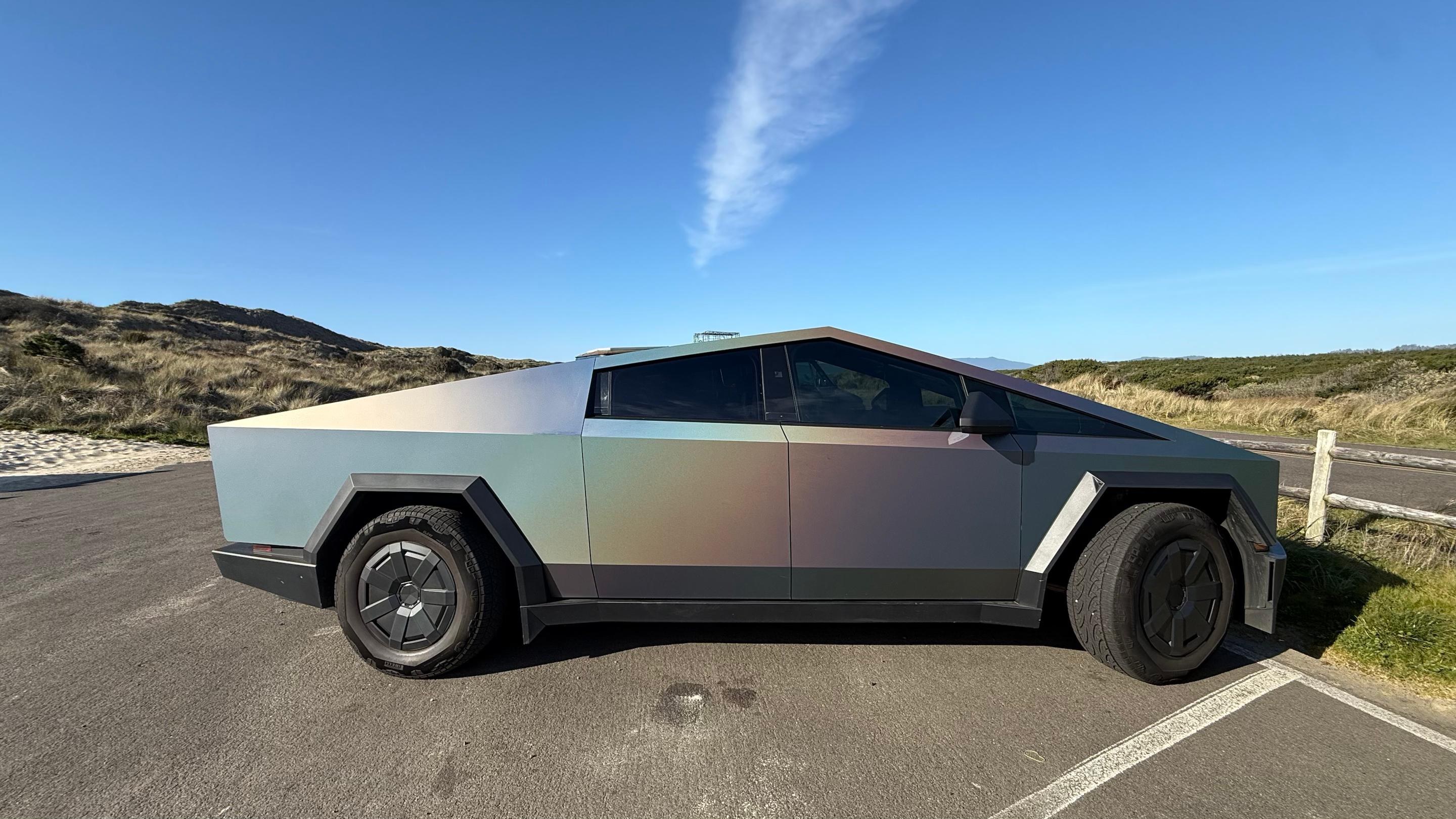 Tesla Cybertruck 2025 in Eugene, OR