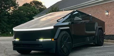Tesla Cybertruck 2025
