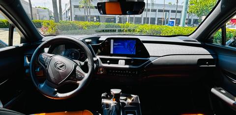 Lexus UX 2023