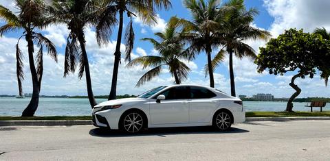 Toyota Camry Hybrid 2022