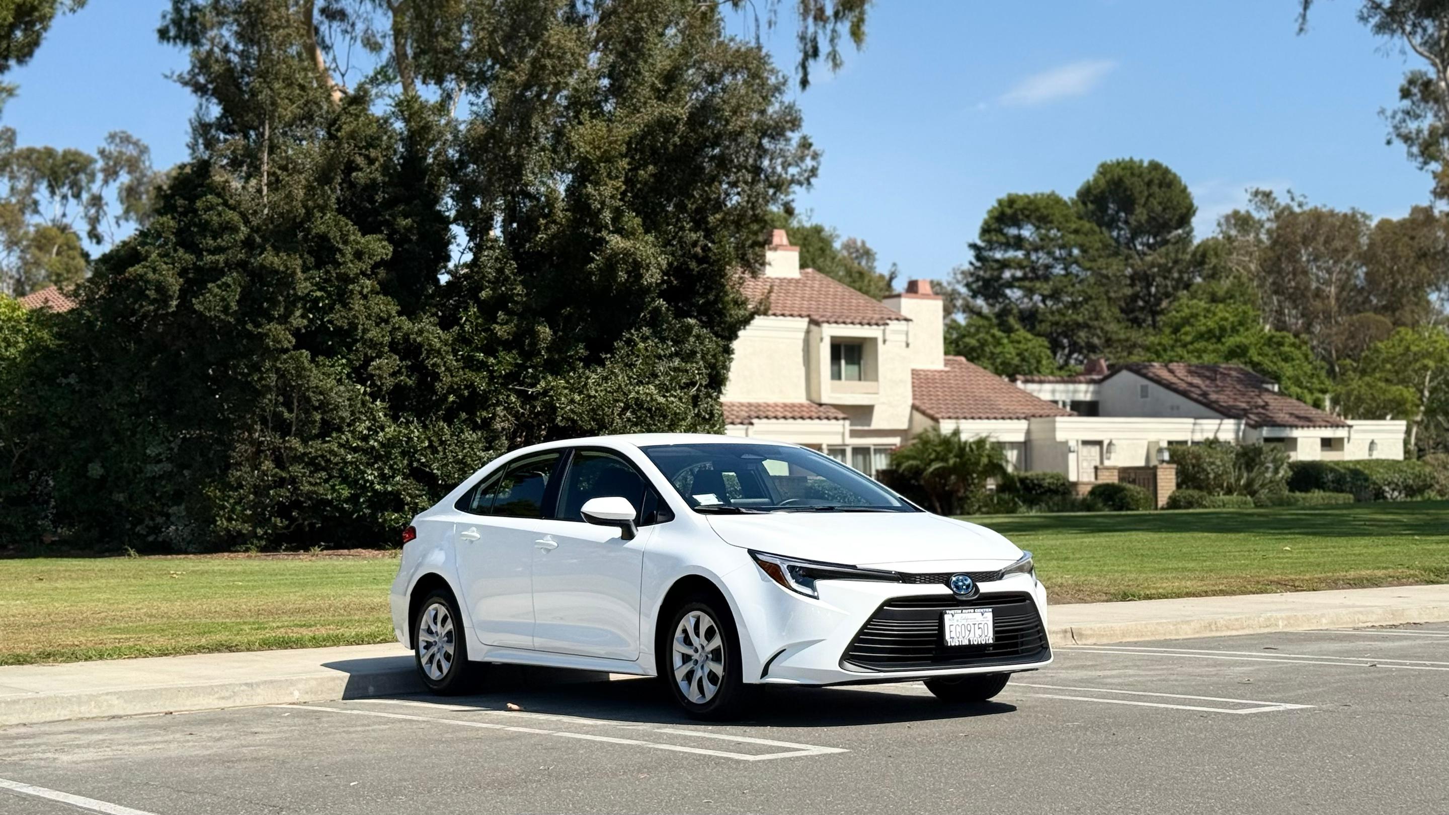 Toyota Corolla Hybrid 2025 in Costa Mesa, CA
