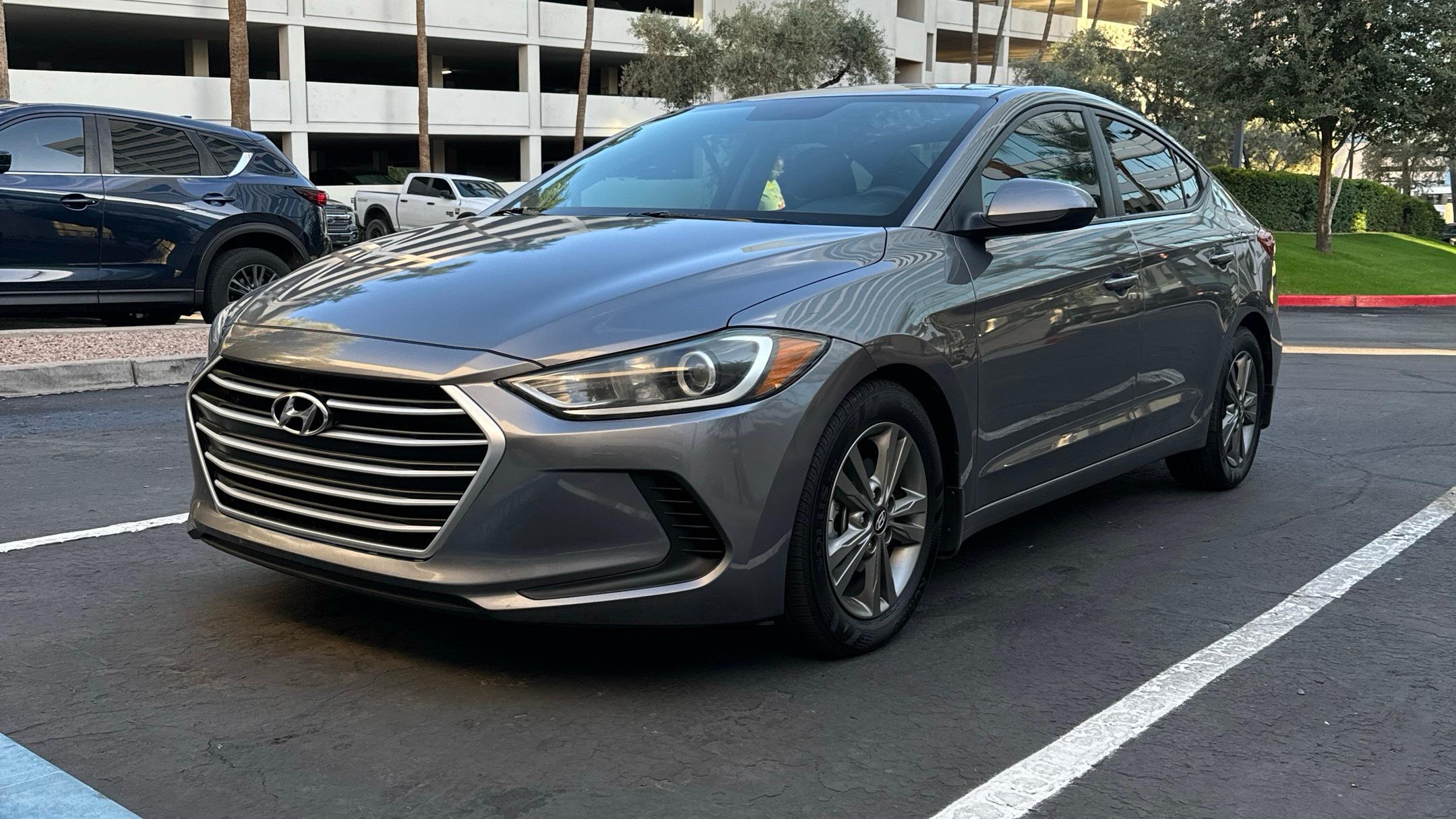 Hyundai Elantra 2018 in 
