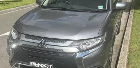Mitsubishi OUTLANDER 2019