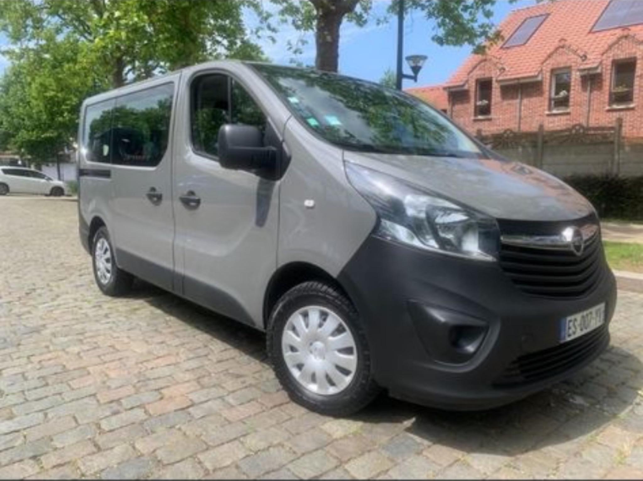 Opel VIVARO 2017 à Lille