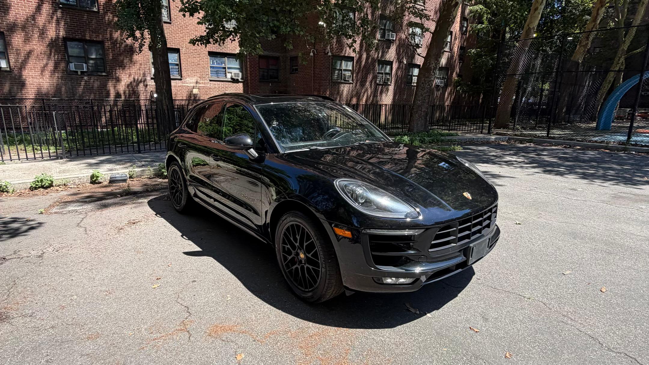 Porsche Macan 2017 in Fairview, NJ