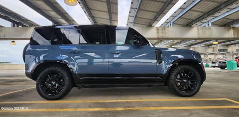 Land Rover Defender 2022