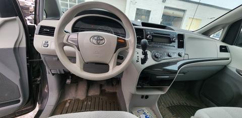 Toyota Sienna 2012