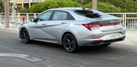 Hyundai Elantra 2021