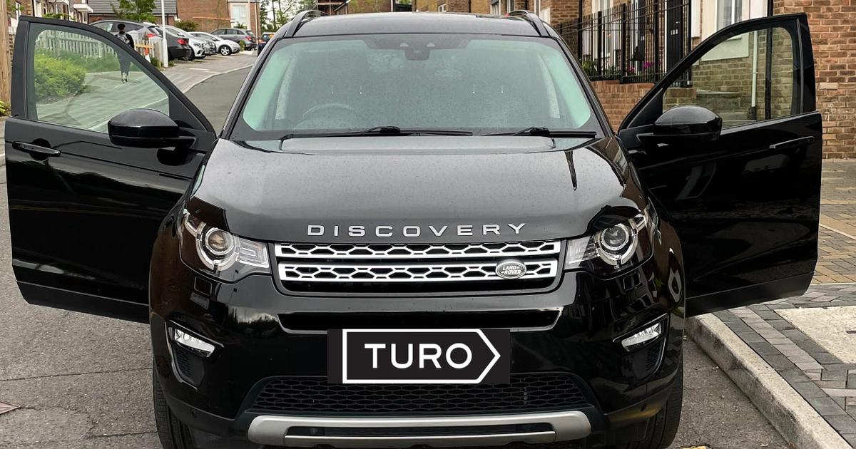 Land Rover Discovery Sport 2017 rental in Slough, ENGLAND by Noor S. Turo