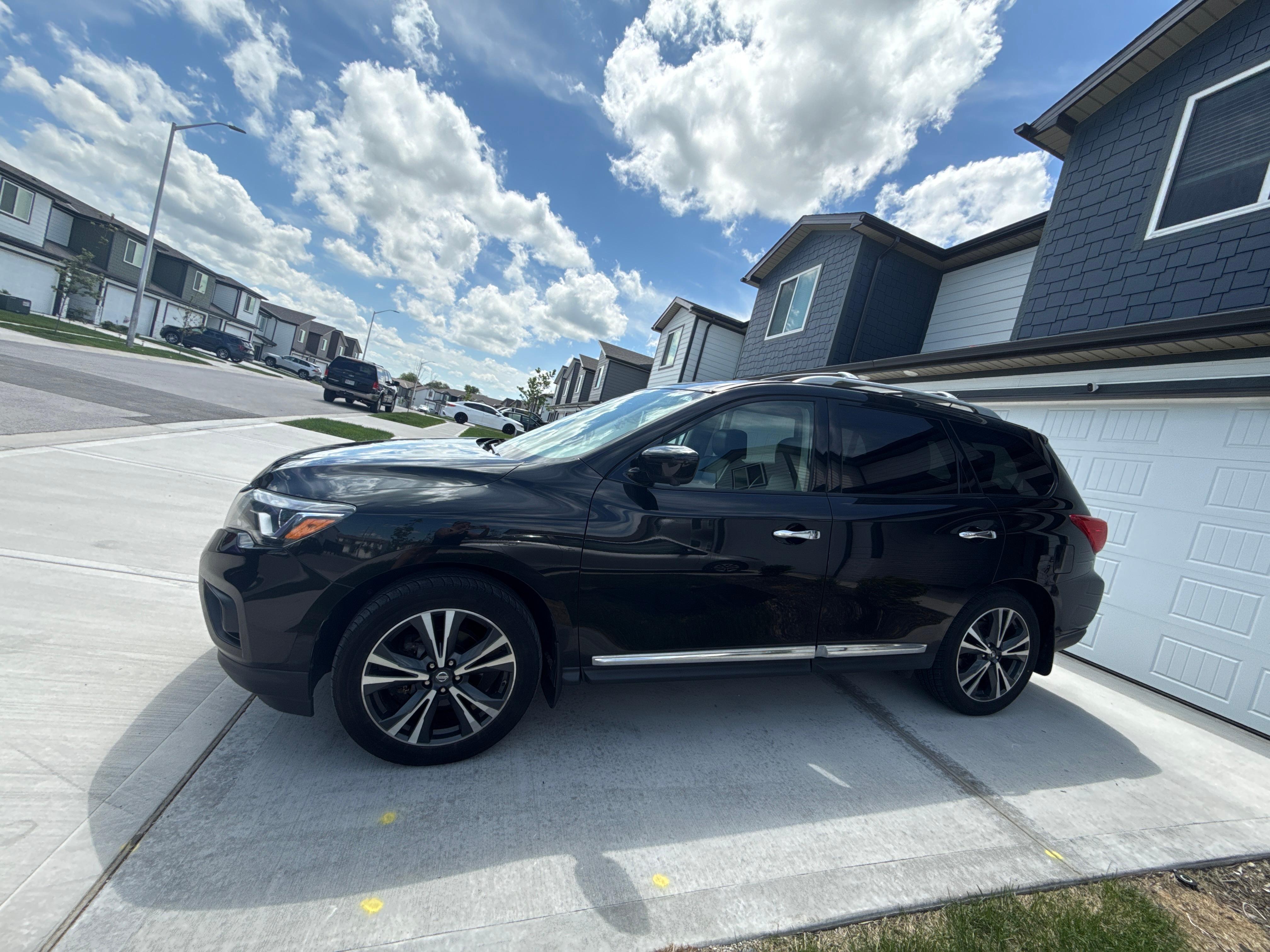 Nissan Pathfinder 2018 in Kansas City, MO
