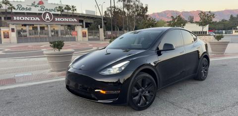 Tesla Model Y 2025